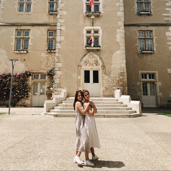 Meet your Posher, Lauren - Picture 5 of 6